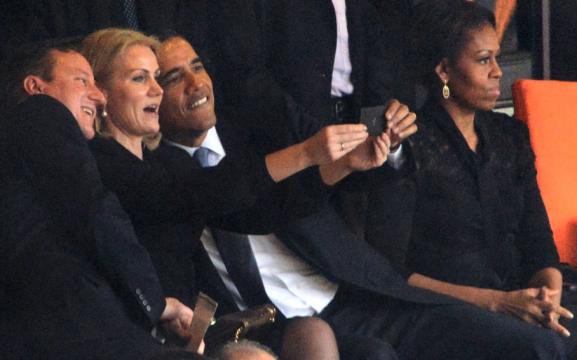img > Selfie Obama